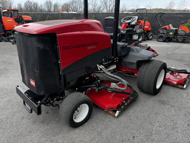 Toro-Groundsmaster-4500-Diesel-4WD-Contouring-Rotary-Mower-7-640×480-1
