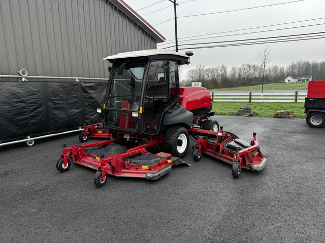 Toro-Groundsmaster-5910-Diesel-4WD-Wide-Area-Mower-3-640×480-1