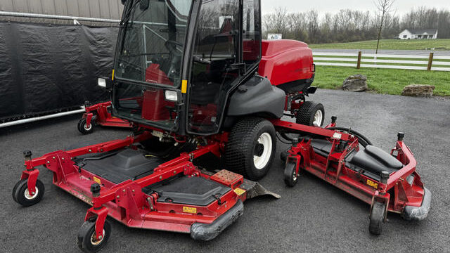 Toro-Groundsmaster-5910-Diesel-4WD-Wide-Area-Mower-5-640×480-1