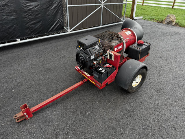 Toro-Pro-Force-Pull-Behind-Blower-2-640×480-1