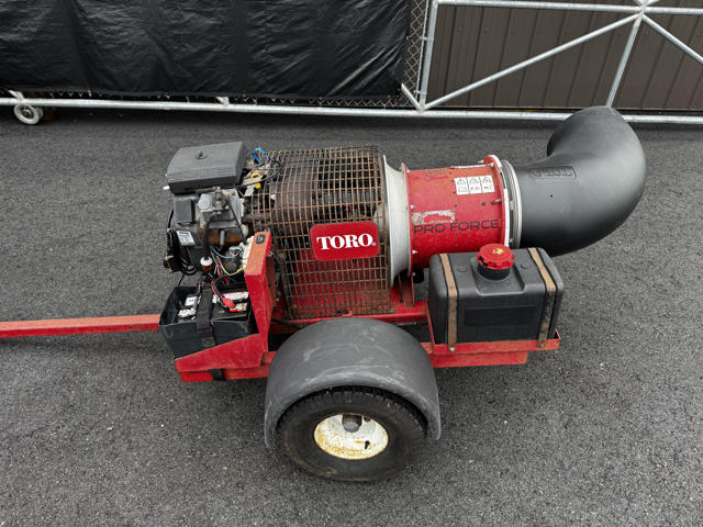 Toro-Pro-Force-Pull-Behind-Blower-3-640×480-1