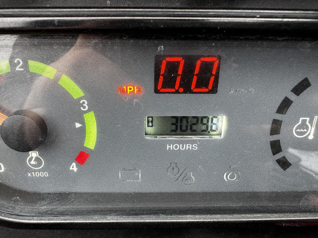 Toro-Workman-HDX-Gas-2WD-Utility-Vehicle-1-640×480-1