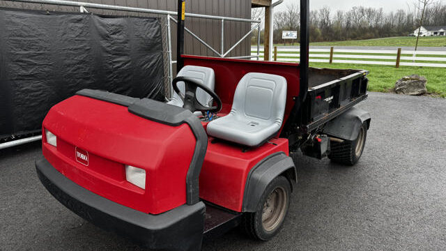 Toro-Workman-HDX-Gas-2WD-Utility-Vehicle-4-640×480-1