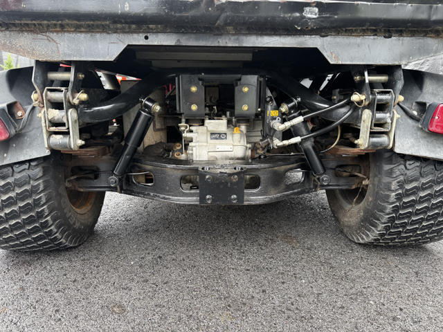 Toro-Workman-HDX-Gas-2WD-Utility-Vehicle-7-640×480-1