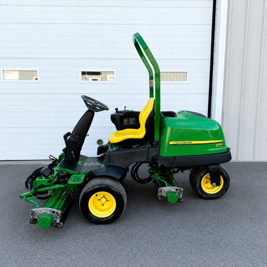 8940