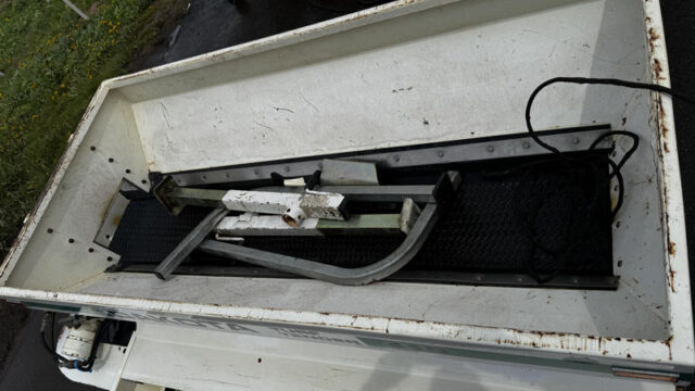 Dakota-410-Turf-Tender-Utility-Vehicle-Mounted-Top-Dresser-7-800×600-1
