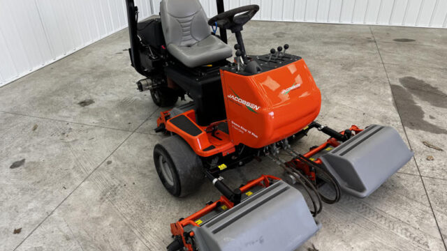 Jacobsen-Greens-King-IV-Plus-Greens-Reel-Mower-3-800×600-1-1