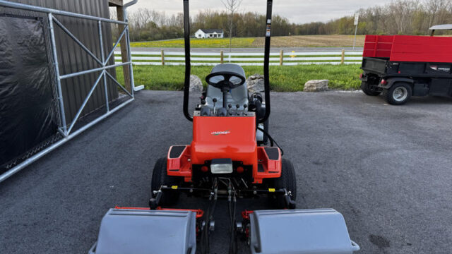 Jacobsen-Greens-King-IV-Plus-Greens-Reel-Mower-3-800×600-1