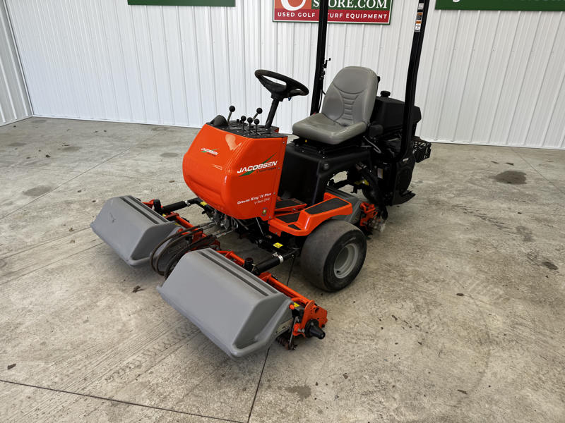 Jacobsen-Greens-King-IV-Plus-Greens-Reel-Mower-5-800×600-1-1