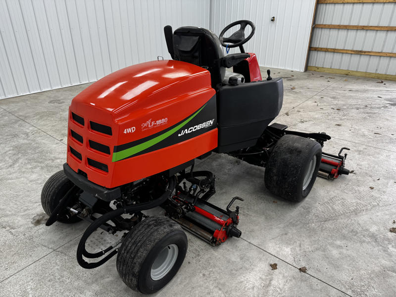Jacobsen-LF-1880-Diesel-4WD-Fairway-Mower-3-800×600-1-1