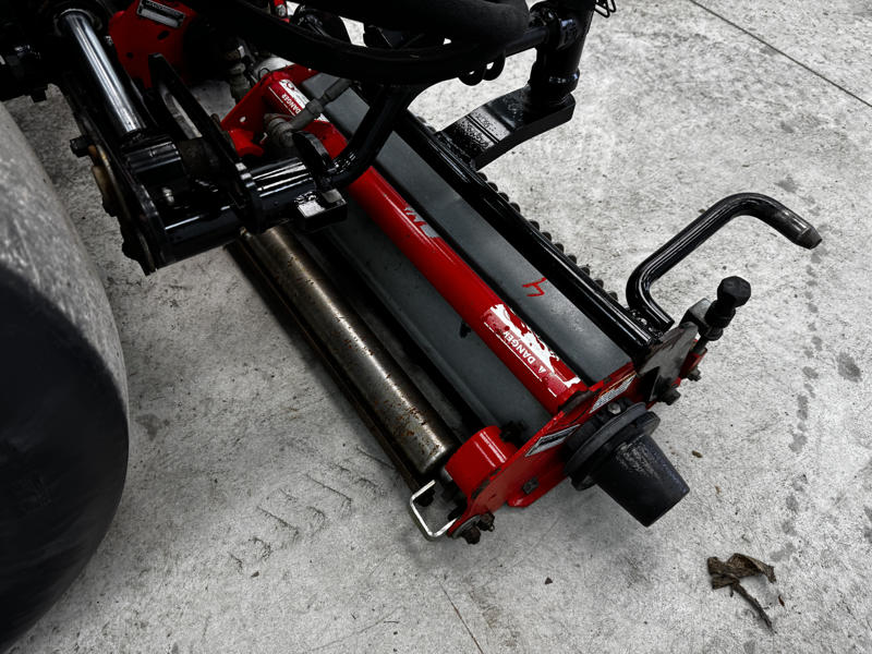 Jacobsen-LF-1880-Diesel-4WD-Fairway-Mower-3-800×600-1