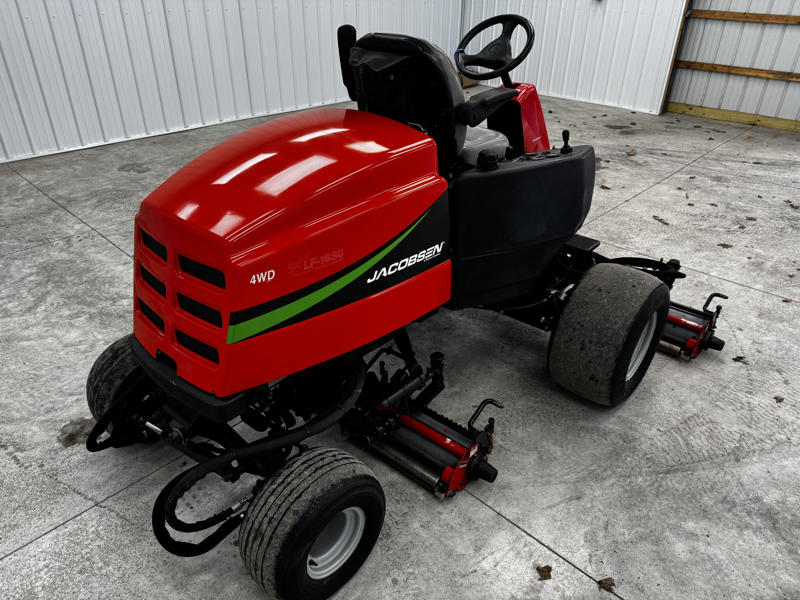 Jacobsen-LF-1880-Diesel-4WD-Fairway-Mower-5-800×600-1
