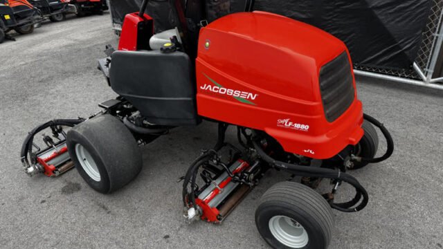 Jacobsen-LF1880-Diesel-4WD-4-800×600-1
