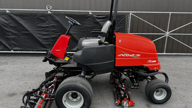 Jacobsen-Super-LF-1880-Light-Fairway-Mower-5-640×480-1