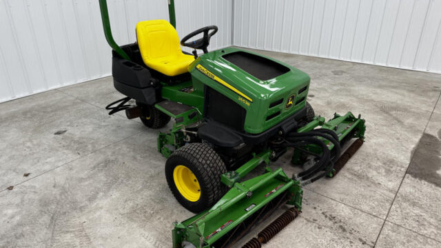 John-Deere-2653B-Trim-Slope-Surrounds-Reel-Mower-3-800×600-1