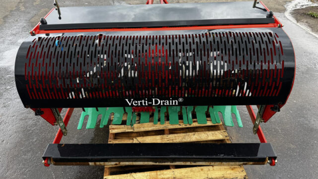 Redexim-Verti-Drain-7416-PTO-Driven-Aerator-4-800×600-1