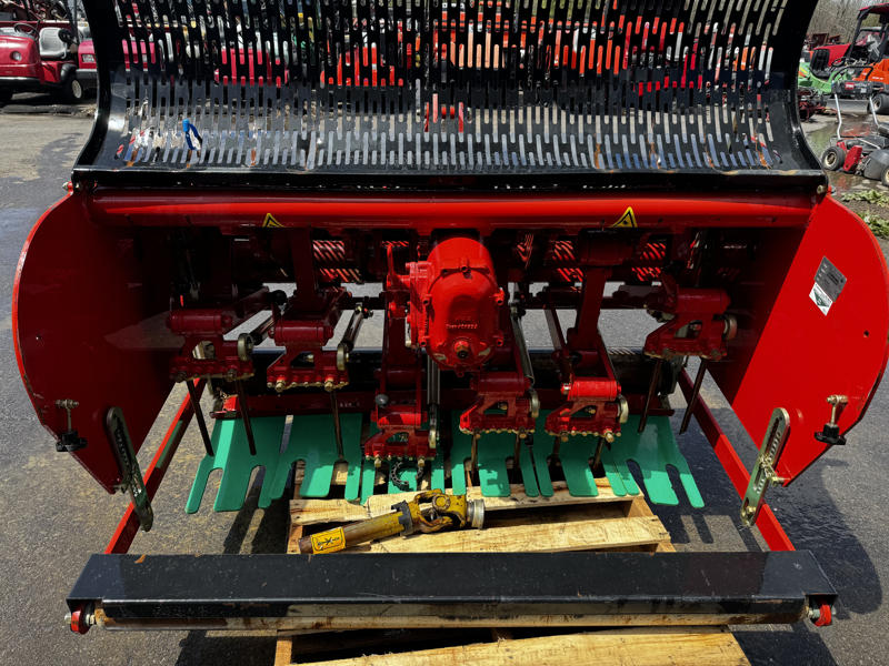 Redexim-Verti-Drain-7416-PTO-Driven-Aerator-5-800×600-1