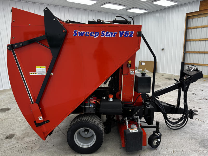 Smithco-SweepStar-V62-Pull-Behind-Sweeper-Vac-1-800×600-1
