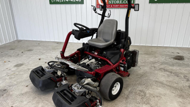 Toro-Greensmaster-TriFlex-3320-Hybrid-Electric-Greensmower-5-800×600-1
