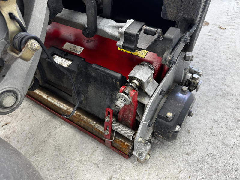 Toro-Greensmaster-Triflex-3400-Diesel-Greens-Mower-2-800×600-1-1
