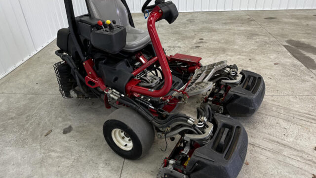 Toro-Greensmaster-Triflex-3400-Diesel-Greens-Mower-3-800×600-1-1
