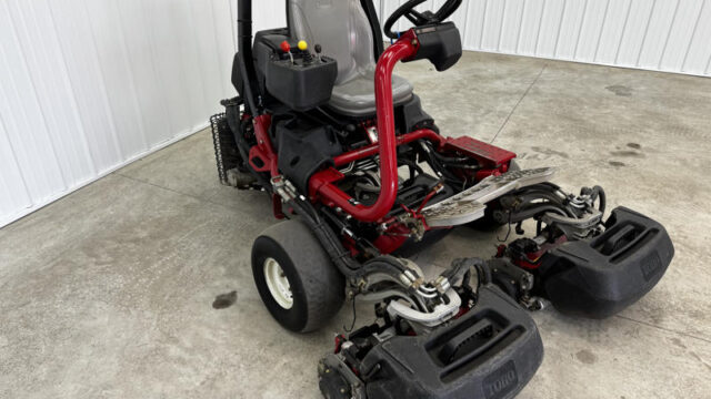 Toro-Greensmaster-Triflex-3400-Diesel-Greens-Mower-3-800×600-1-2