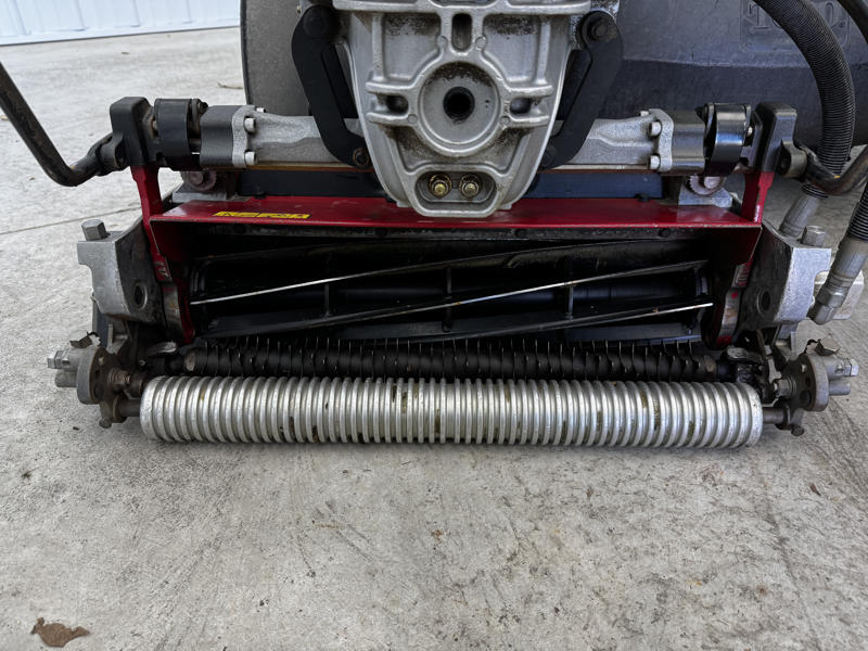 Toro-Greensmaster-Triflex-3400-Greens-Mower-1-800×600-1