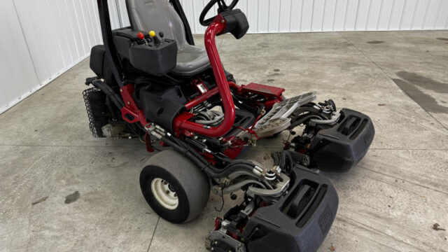Toro-Greensmaster-Triflex-3400-Greens-Mower-3-800×600-1