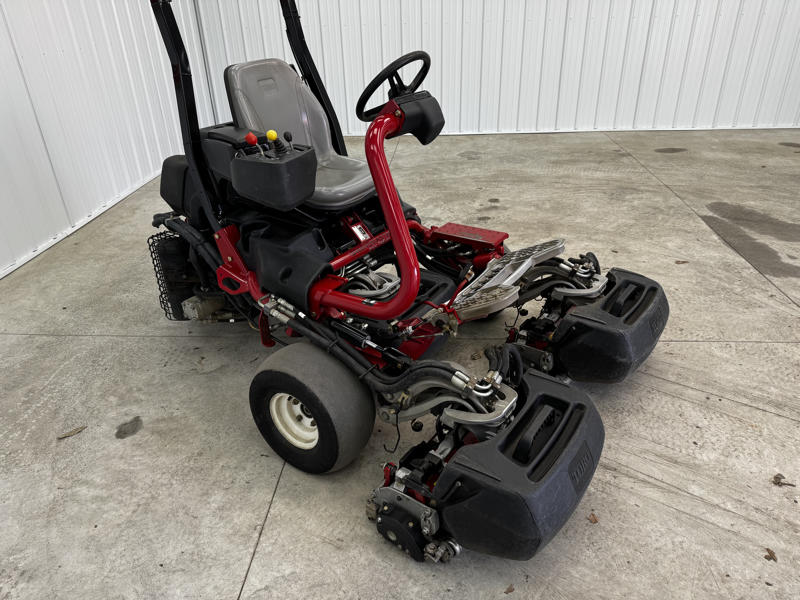 Toro-Greensmaster-Triflex-3400-Greens-Mower-3-800×600-1