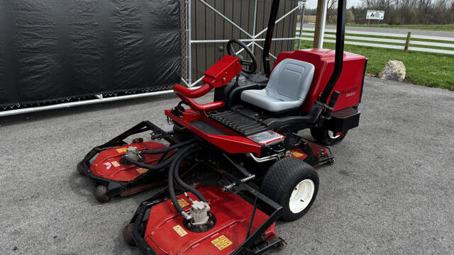 Toro-Groundmaster-3505-Diesel-2WD-Contouring-Rotary-Mower-4-640×480-1