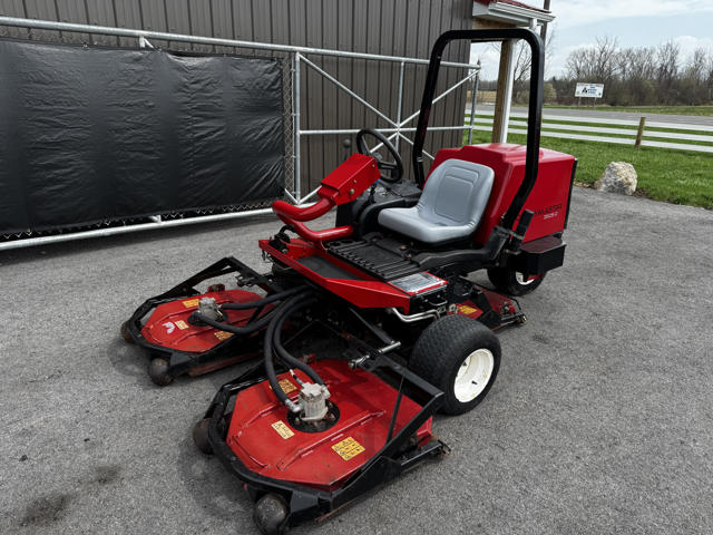 Toro-Groundmaster-3505-Diesel-2WD-Contouring-Rotary-Mower-4-640×480-1