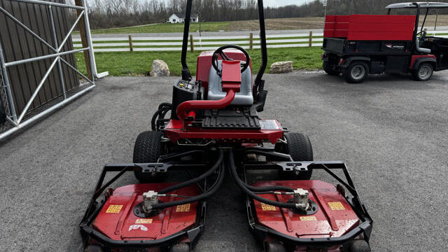 Toro-Groundmaster-3505-Diesel-2WD-Contouring-Rotary-Mower-5-640×480-1
