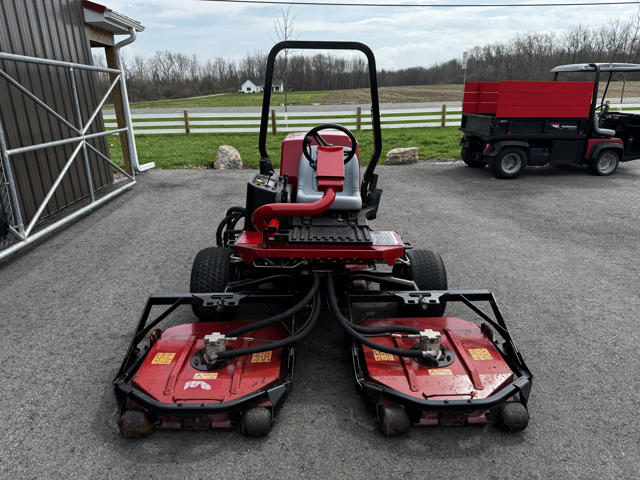 Toro-Groundmaster-3505-Diesel-2WD-Contouring-Rotary-Mower-5-640×480-1