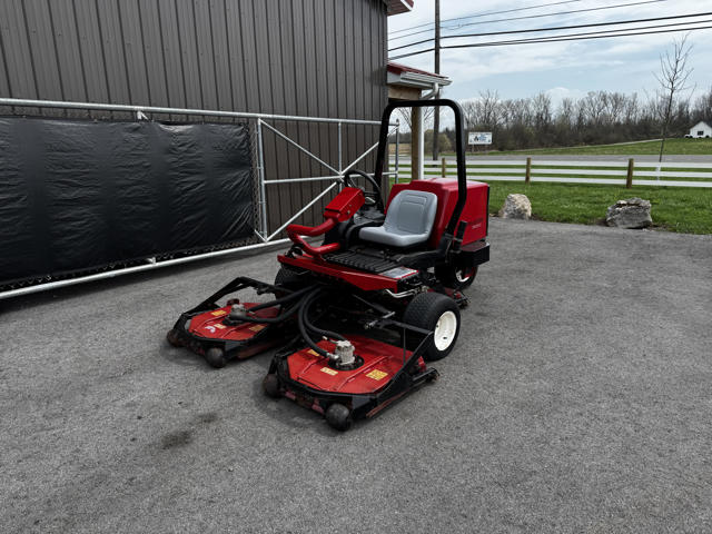 Toro-Groundmaster-3505-Diesel-2WD-Contouring-Rotary-Mower-6-640×480-1