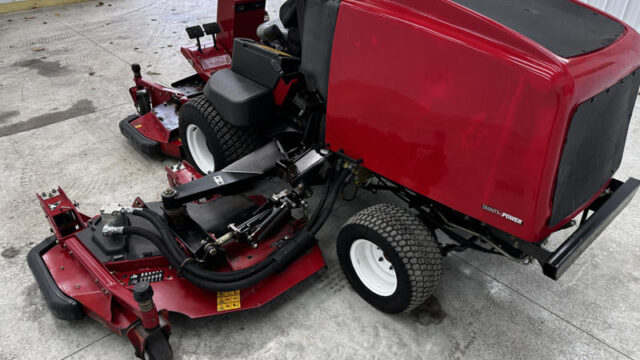 Toro-Groundsmaster-4000-Diesel-4WD-Wide-Area-Mower-4-800×600-1