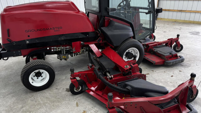 Toro-Groundsmaster-5910-Diesel-4WD-Climate-Controlled-Cab-Wide-Area-Mower-7-800×600-1