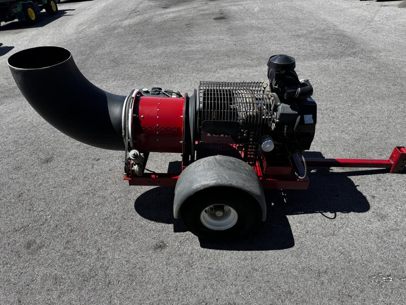 Toro-Pro-Force-Pull-Behind-Blower-3-800×600-1-1