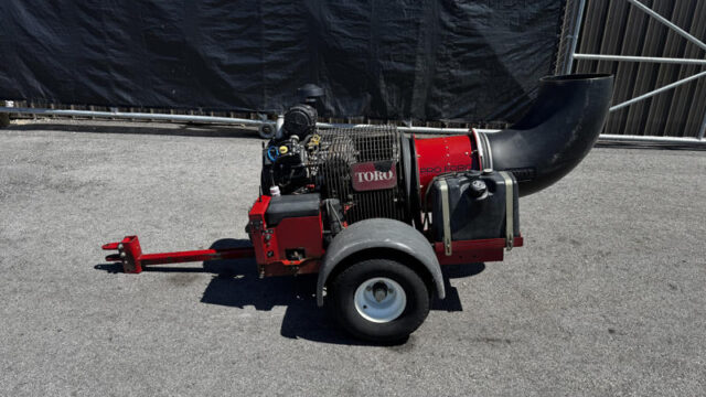 Toro-Pro-Force-Pull-Behind-Blower-4-800×600-1-1