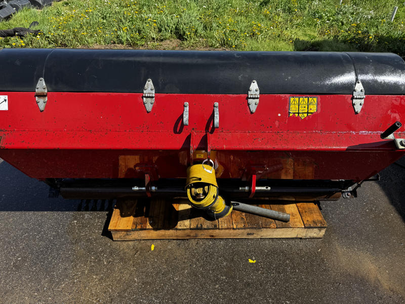 Toro-Procore-880-PTO-Driven-Aerator-1-800×600-1