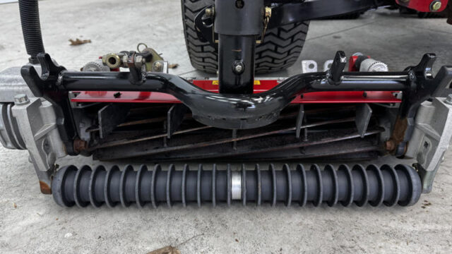 Toro-Reelmaster-5010H-Diesel-4WD-Hybrid-Electric-Reels-Fairwary-Mower-1-800×600-1