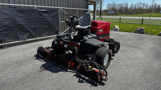 Toro-Reelmaster-5510-Diesel-2WD-Fairway-Mower-1-640×480-1