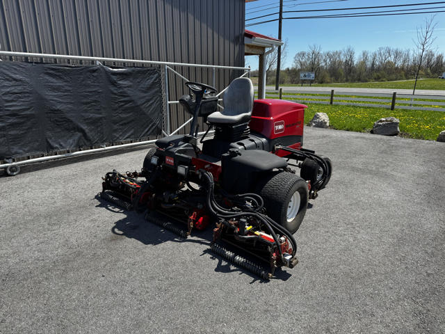 Toro-Reelmaster-5510-Diesel-2WD-Fairway-Mower-1-640×480-1