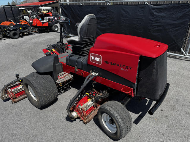 Toro-Reelmaster-5510-Diesel-2WD-Fairway-Mower-4-640×480-1