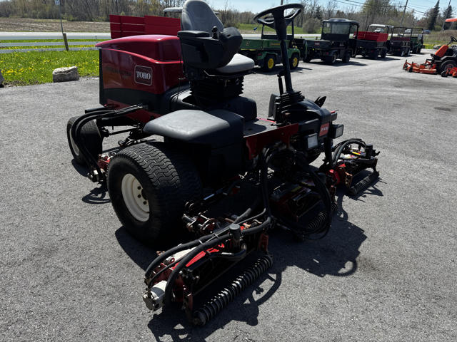 Toro-Reelmaster-5510-Diesel-2WD-Fairway-Mower-6-640×480-1