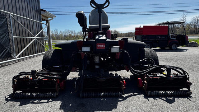 Toro-Reelmaster-5510-Diesel-2WD-Fairway-Mower-7-640×480-1