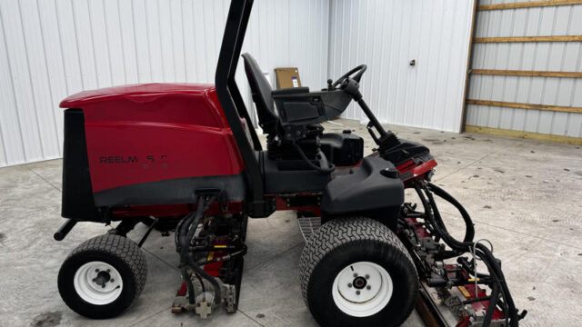 Toro-Reelmaster-5510H-Diesel-2WD-Hybrid-Electric-Cutting-Units-1-800×600-1-1