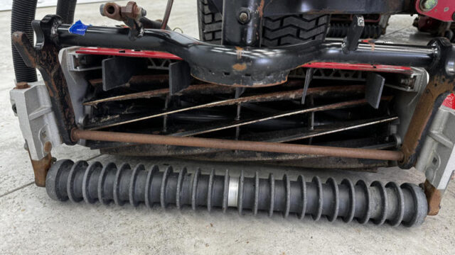 Toro-Reelmaster-5510H-Diesel-2WD-Hybrid-Electric-Cutting-Units-1-800×600-1