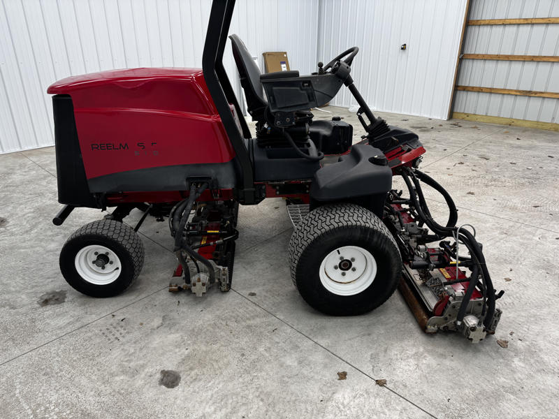 Toro-Reelmaster-5510H-Diesel-2WD-Hybrid-Electric-Cutting-Units-2-800×600-1-1