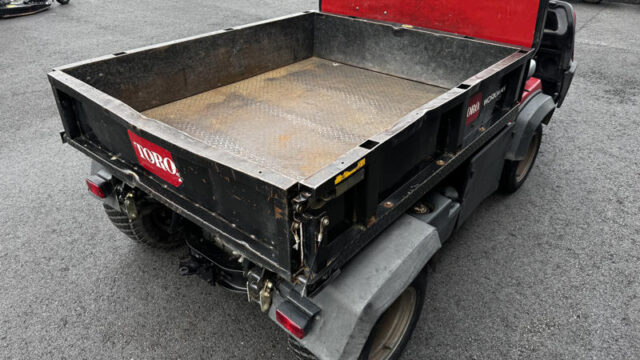 Toro-Workman-HDX-Gas-2WD-Utility-Vehicle-2-800×600-1
