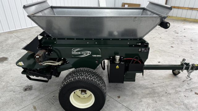 Turfco-Widespin-1530-Broadcast-Pull-Behind-Top-Dresser-2-800×600-1